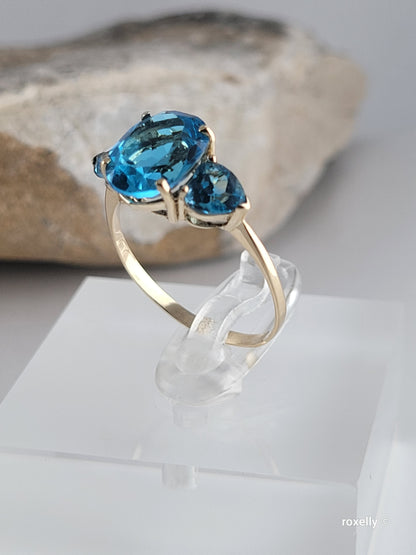 14k Yellow Gold Blue Topaz Ring Size 8 Solid Gold!
