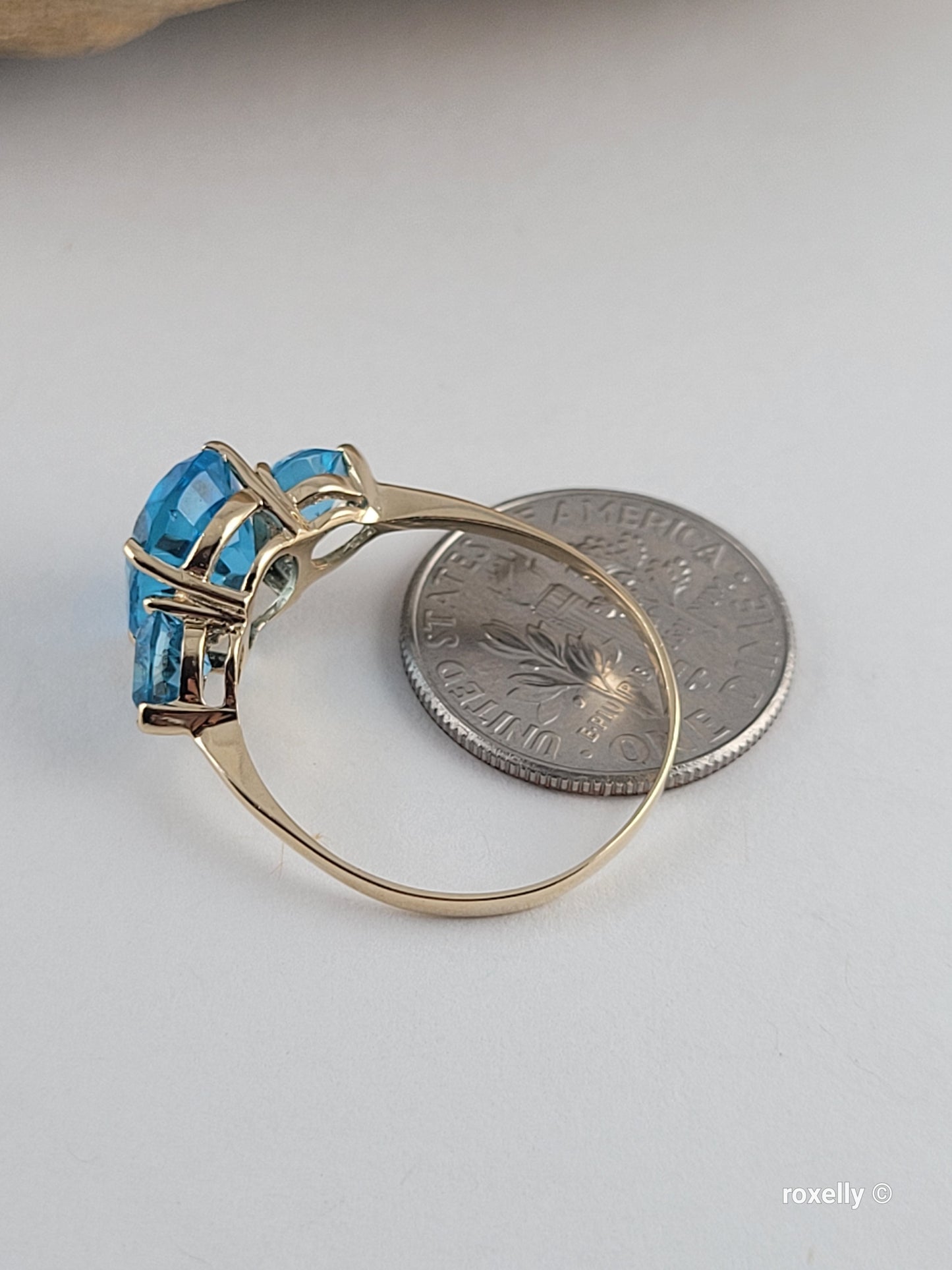 14k Yellow Gold Blue Topaz Ring Size 8 Solid Gold!