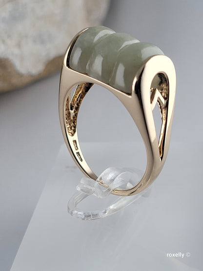 14k Yellow Gold Natural Jade Ring Size 9 Solid Gold!