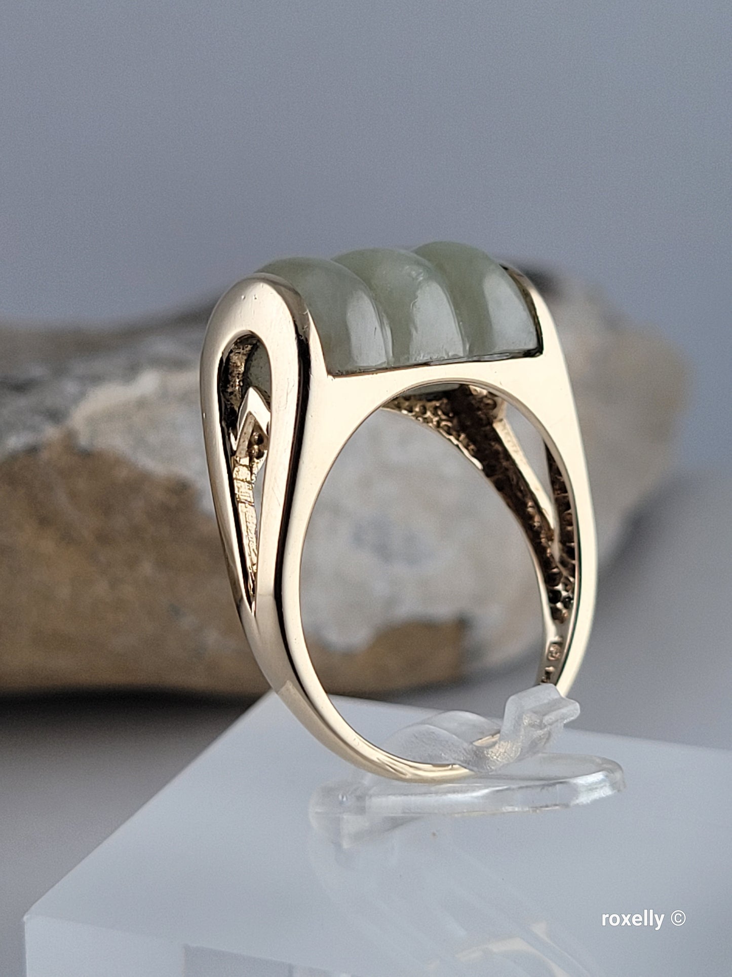14k Yellow Gold Natural Jade Ring Size 9 Solid Gold!