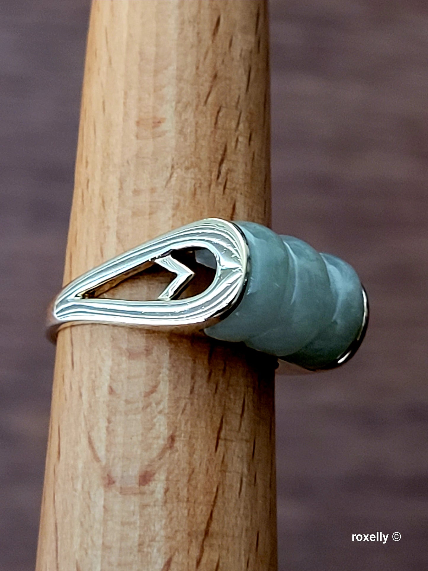 14k Yellow Gold Natural Jade Ring Size 9 Solid Gold!