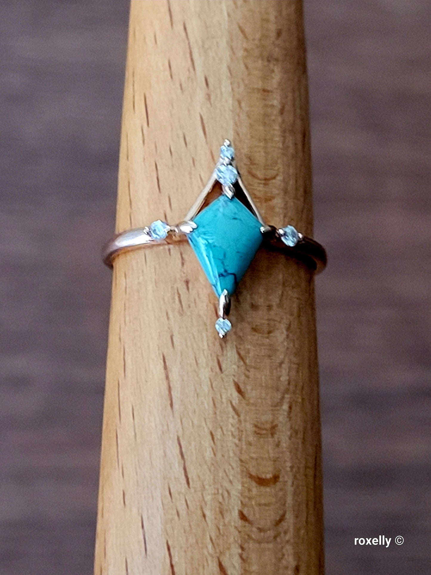 14k Rose Gold Turquoise and Diamonds Ring Size 7.5 Solid Gold!