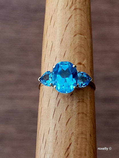 14k Yellow Gold Blue Topaz Ring Size 8 Solid Gold!