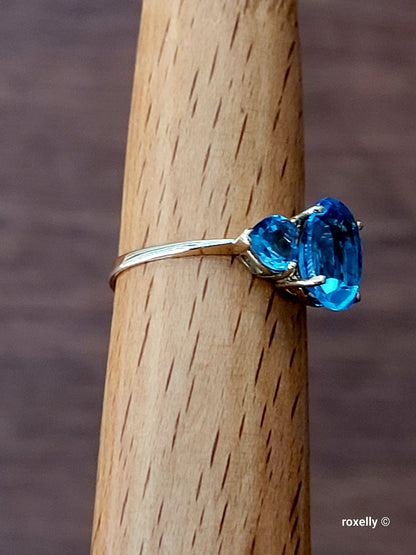 14k Yellow Gold Blue Topaz Ring Size 8 Solid Gold!