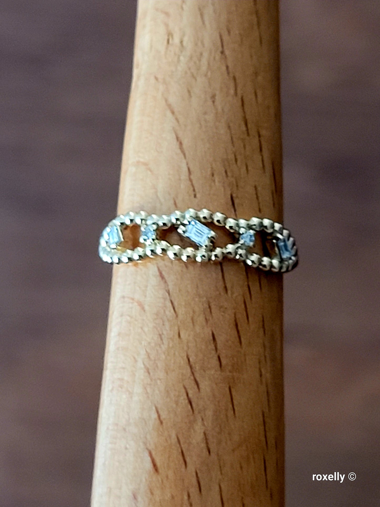 14k Yellow Gold Diamonds Band Ring Size 7 Solid Gold!