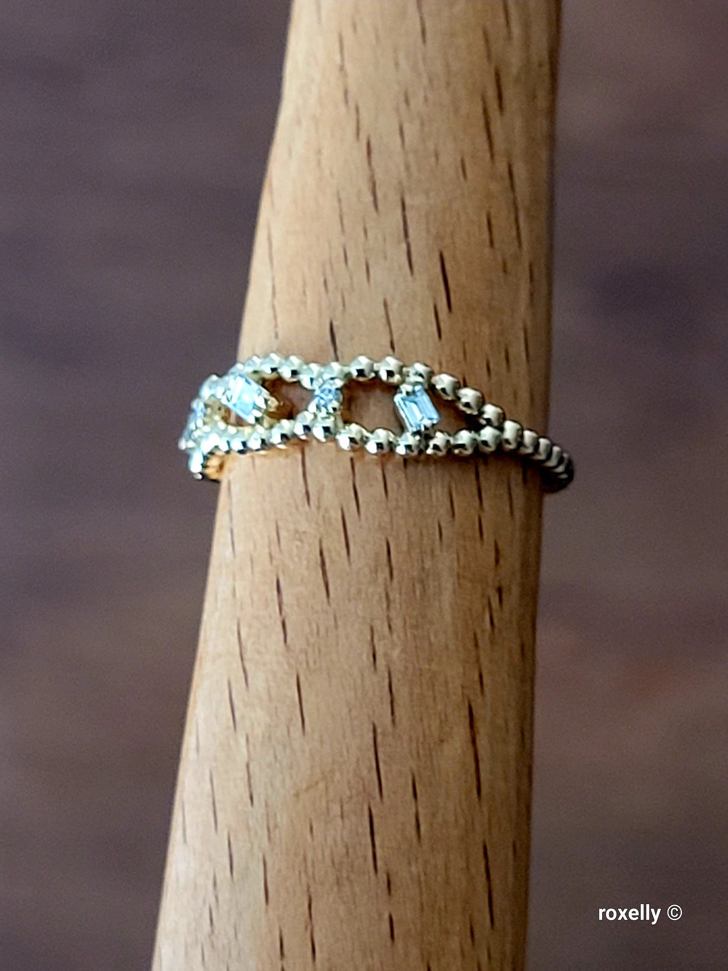 14k Yellow Gold Diamonds Band Ring Size 7 Solid Gold!