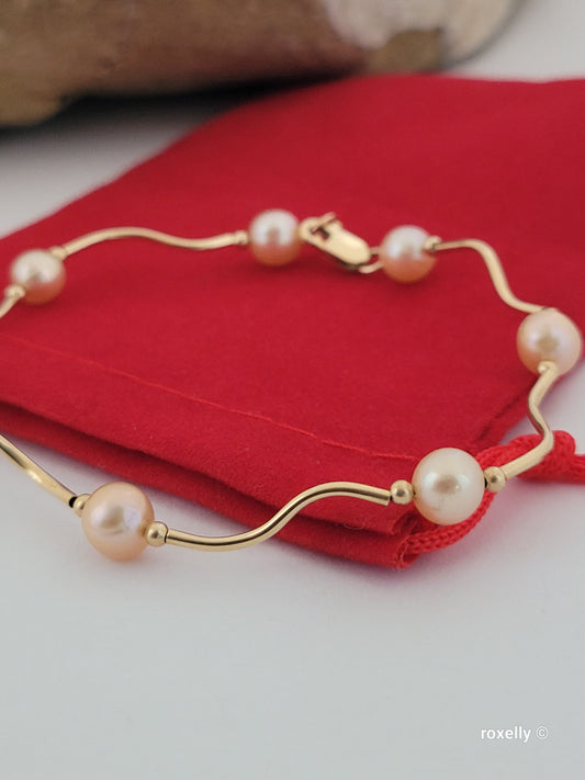14k Yellow Gold Pearls Bracelet Solid Gold!
