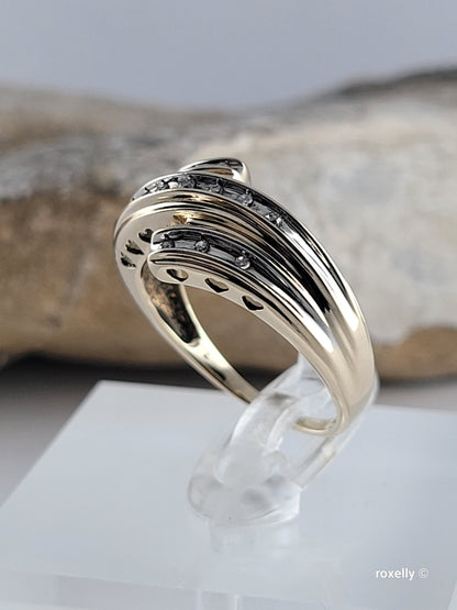 10k Yellow Gold Diamonds Ring Size 7.5 Solid Gold