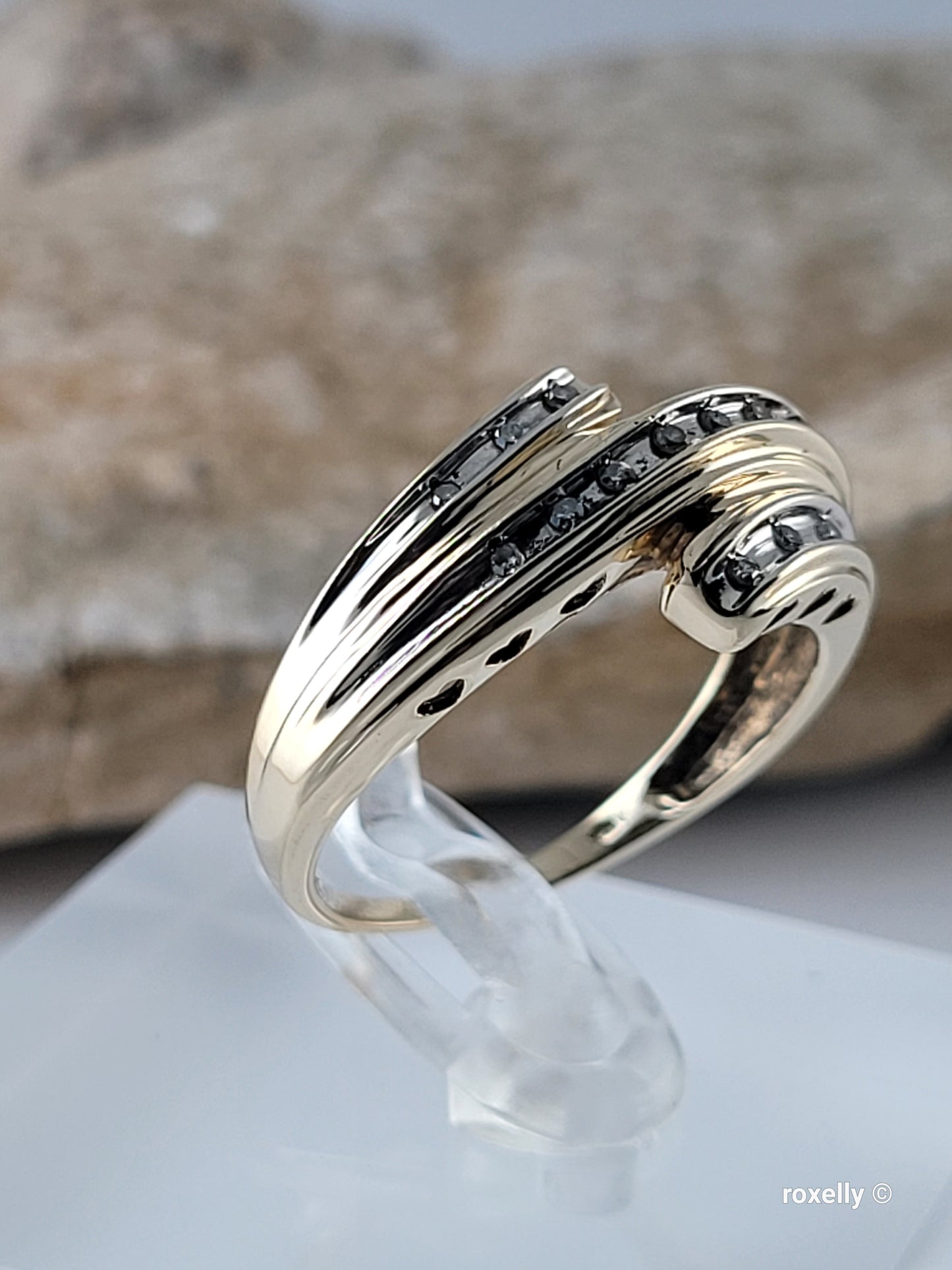 10k Yellow Gold Diamonds Ring Size 7.5 Solid Gold