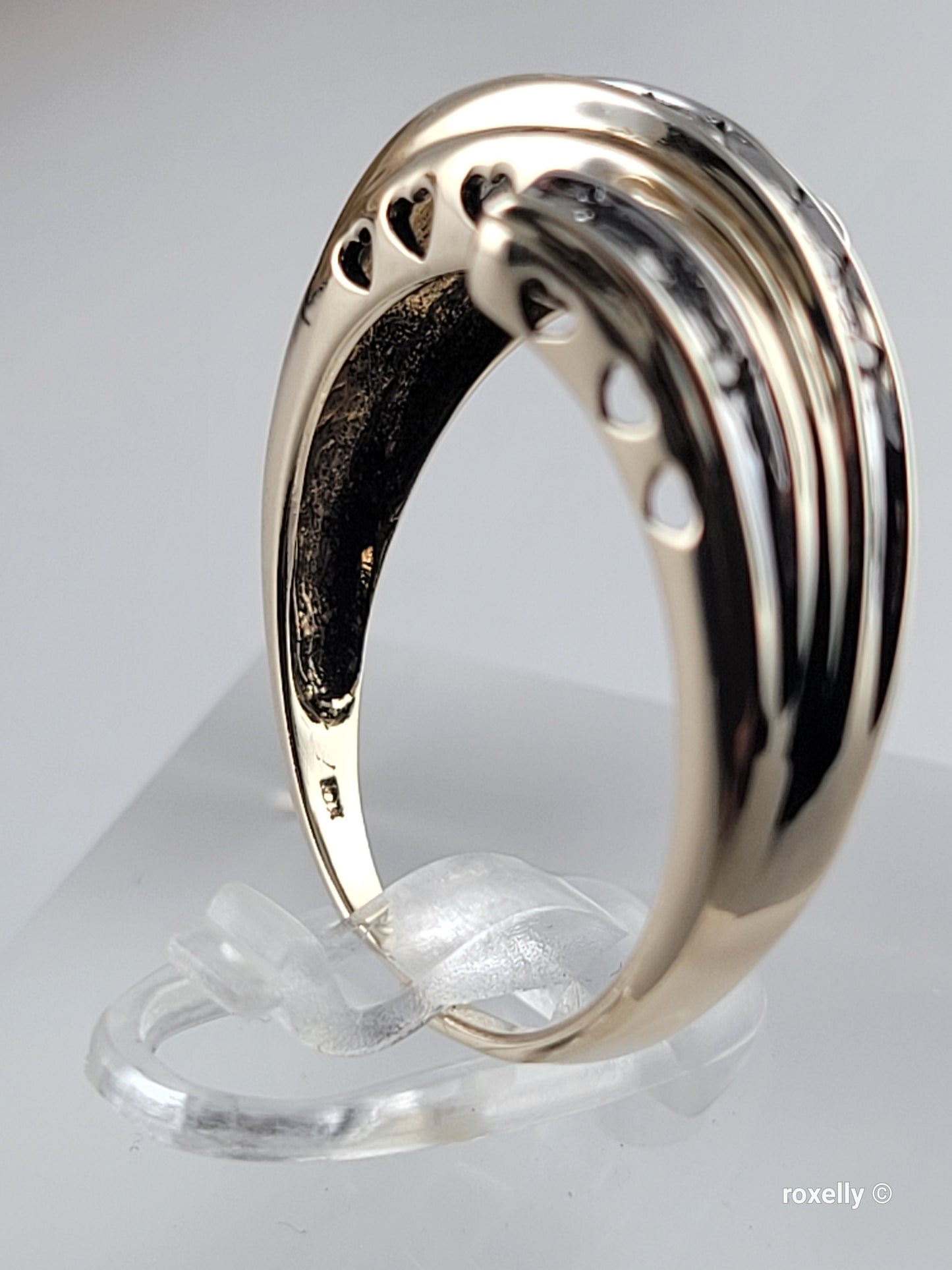 10k Yellow Gold Diamonds Ring Size 7.5 Solid Gold