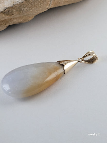 14k Yellow Gold Natural Jade Vintage Pendant Solid Gold/ Dije de Oro Amarillo con 1 Jade Natural! 👌🎁