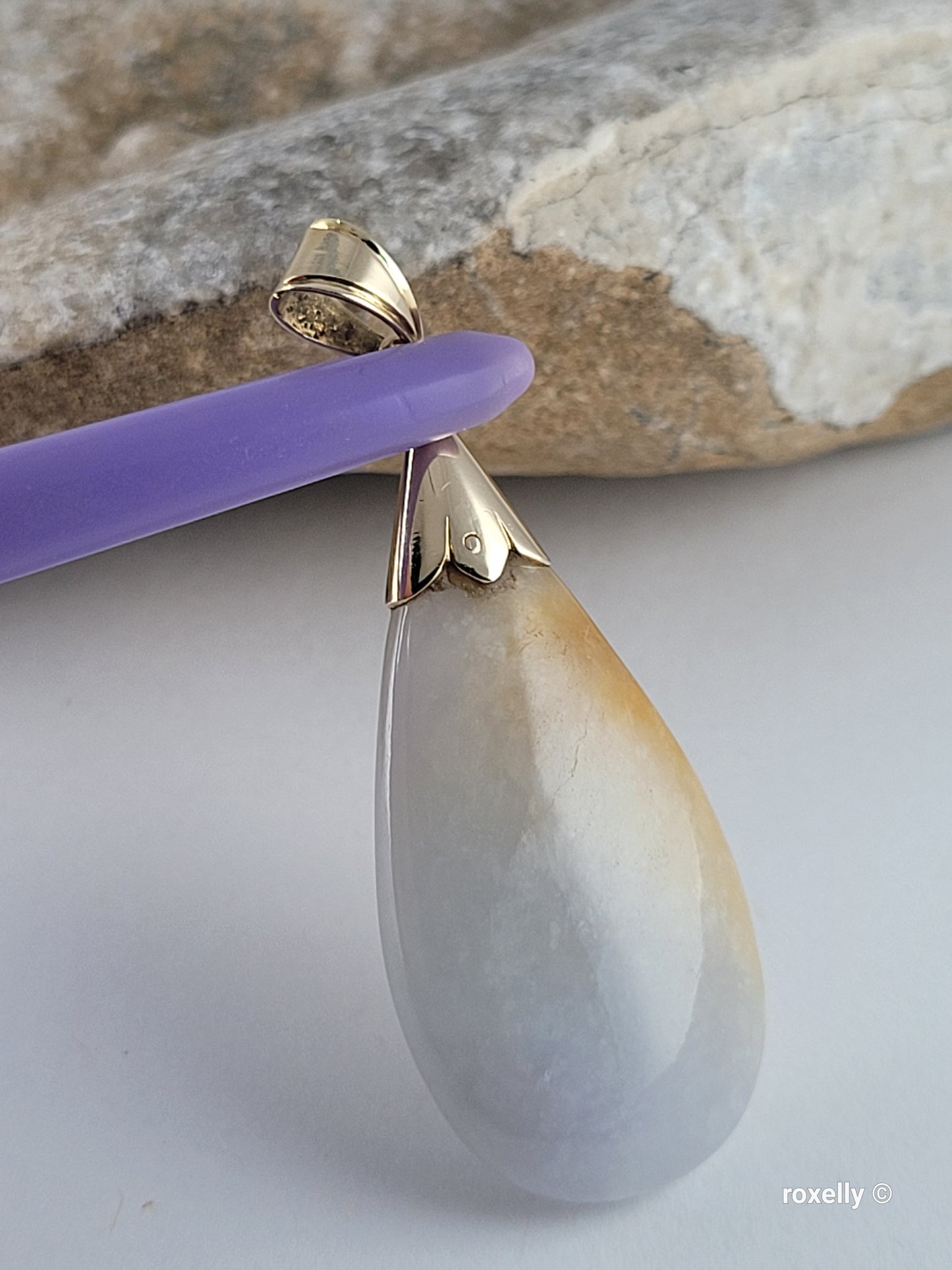14k Yellow Gold Natural Jade Vintage Pendant Solid Gold/ Dije de Oro Amarillo con 1 Jade Natural! 👌🎁