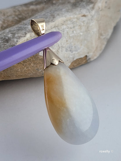 14k Yellow Gold Natural Jade Vintage Pendant Solid Gold/ Dije de Oro Amarillo con 1 Jade Natural! 👌🎁