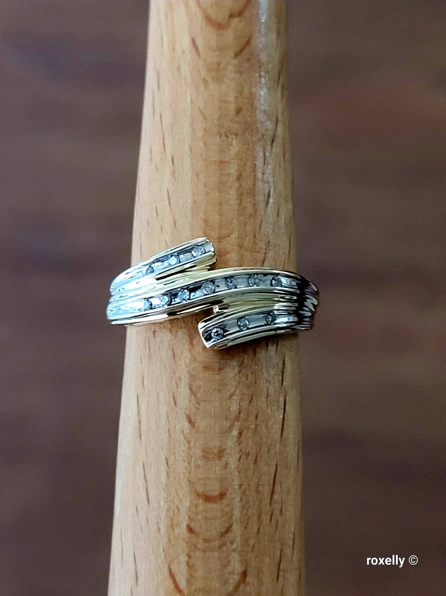 10k Yellow Gold Diamonds Ring Size 7.5 Solid Gold