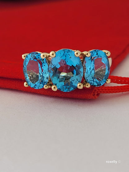10K Yellow Gold Blue Topaz Ring Size 7 Solid Gold