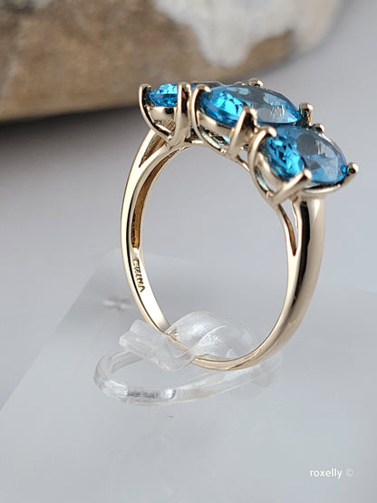 10K Yellow Gold Blue Topaz Ring Size 7 Solid Gold