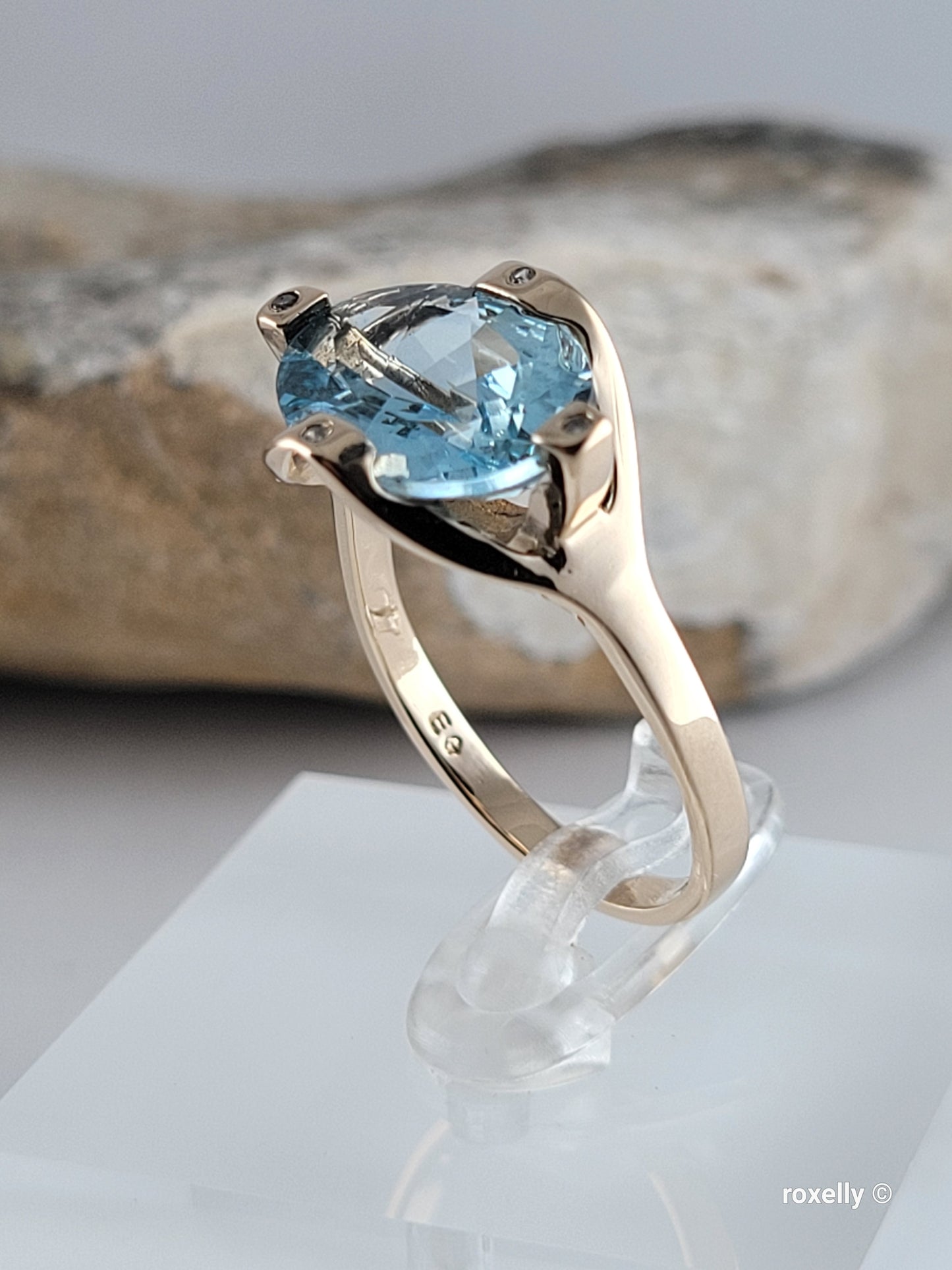 14K Yellow Gold Aquamarine and Diamonds Ring Size 7.75 Solid Gold