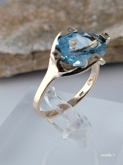 14K Yellow Gold Aquamarine and Diamonds Ring Size 7.75 Solid Gold