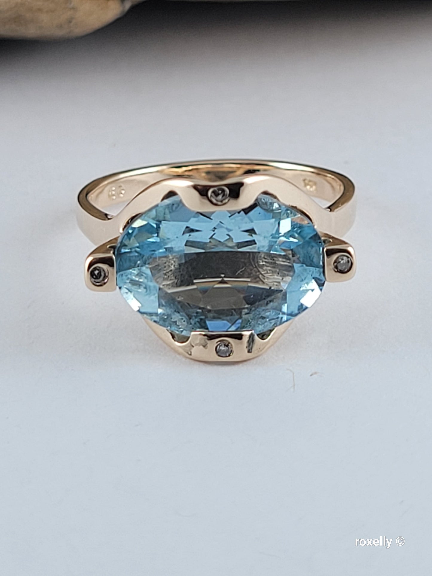 14K Yellow Gold Aquamarine and Diamonds Ring Size 7.75 Solid Gold