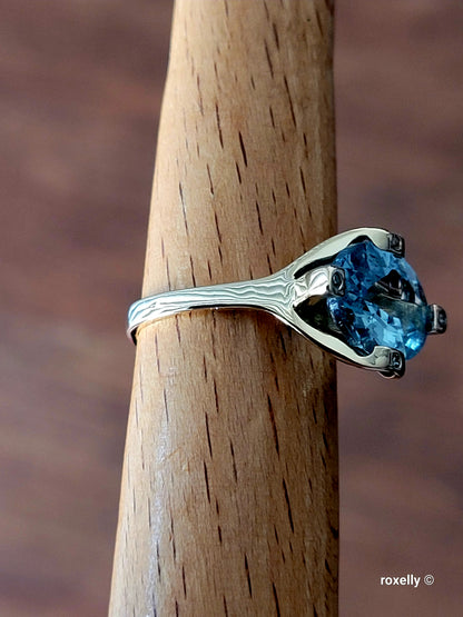 14K Yellow Gold Aquamarine and Diamonds Ring Size 7.75 Solid Gold