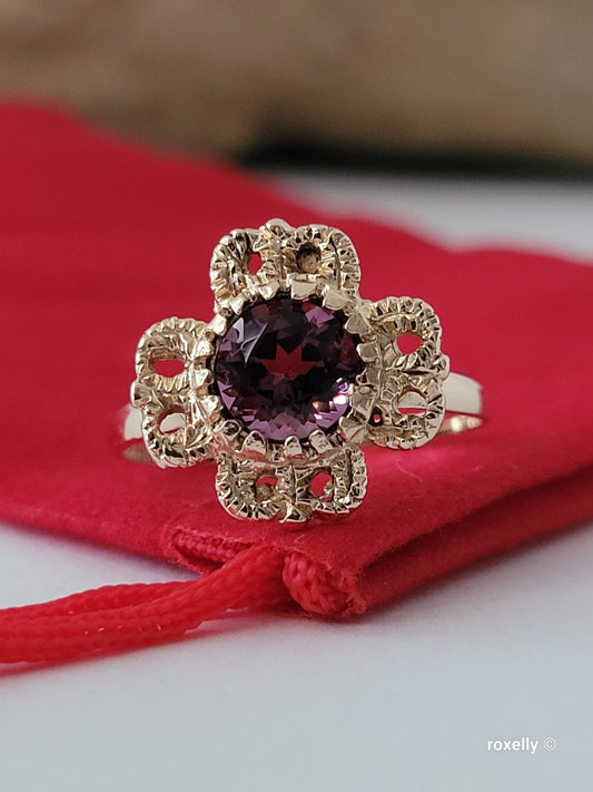 14K Yellow Gold Purple Amethyst Flower-Shaped Vintage Ring Size 6 Solid Gold