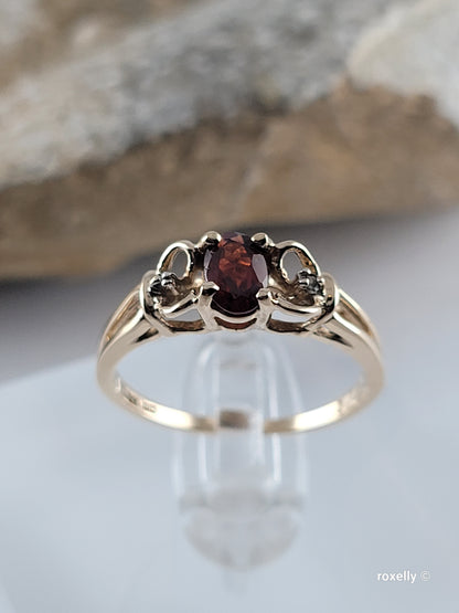10K Yellow Gold Citrine Madeira and Diamonds Ring Size 7 Solid Gold