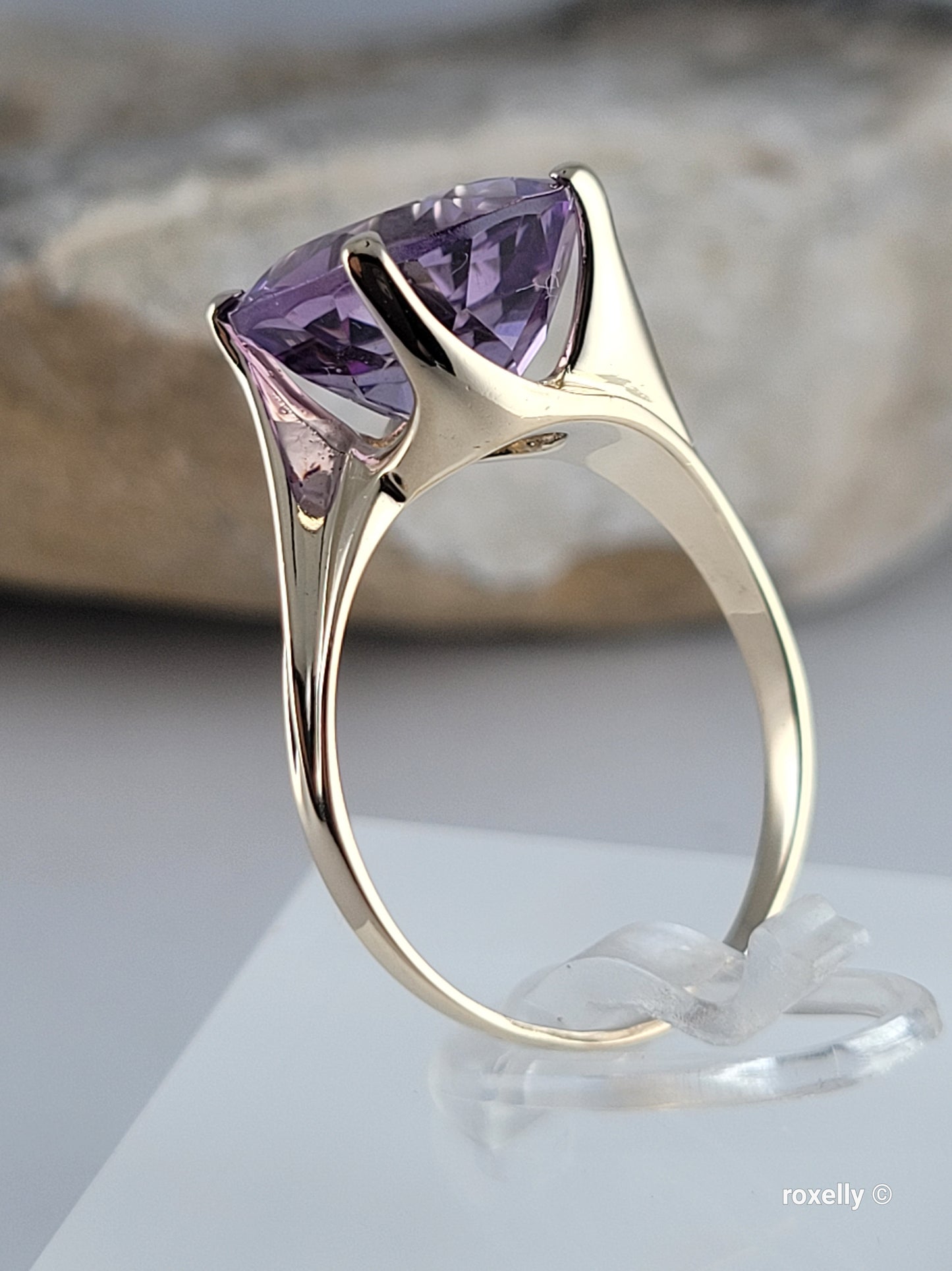 10K Yellow Gold Amethyst Gemstone Ring 8 Solid Gold