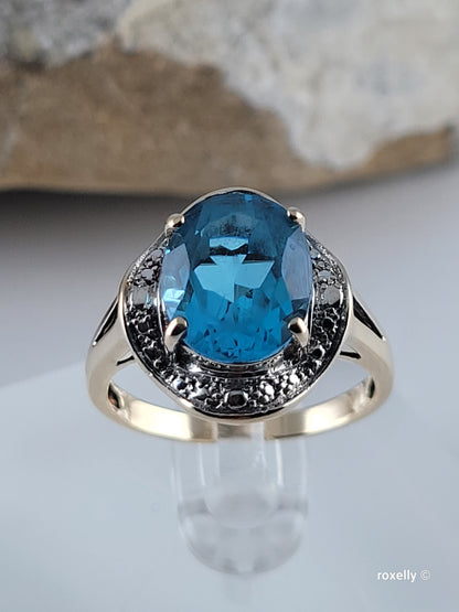 ❤️10K Yellow and White Gold Blue Topaz Ring Size 7 Solid Gold