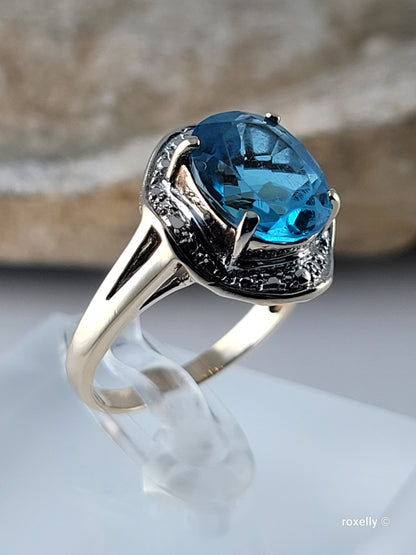 ❤️10K Yellow and White Gold Blue Topaz Ring Size 7 Solid Gold