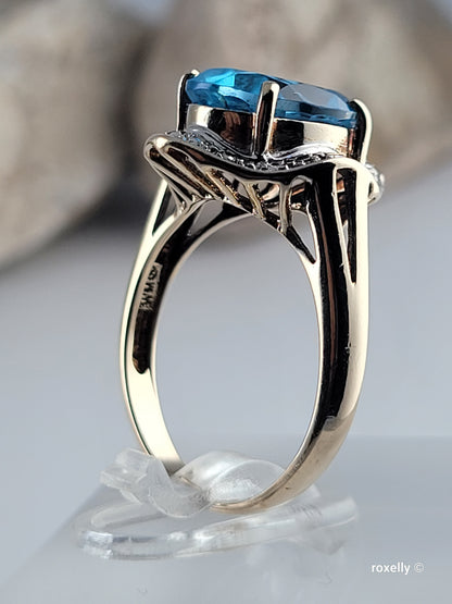 ❤️10K Yellow and White Gold Blue Topaz Ring Size 7 Solid Gold