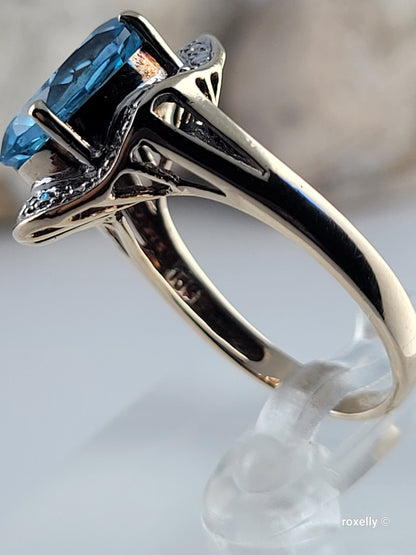 ❤️10K Yellow and White Gold Blue Topaz Ring Size 7 Solid Gold