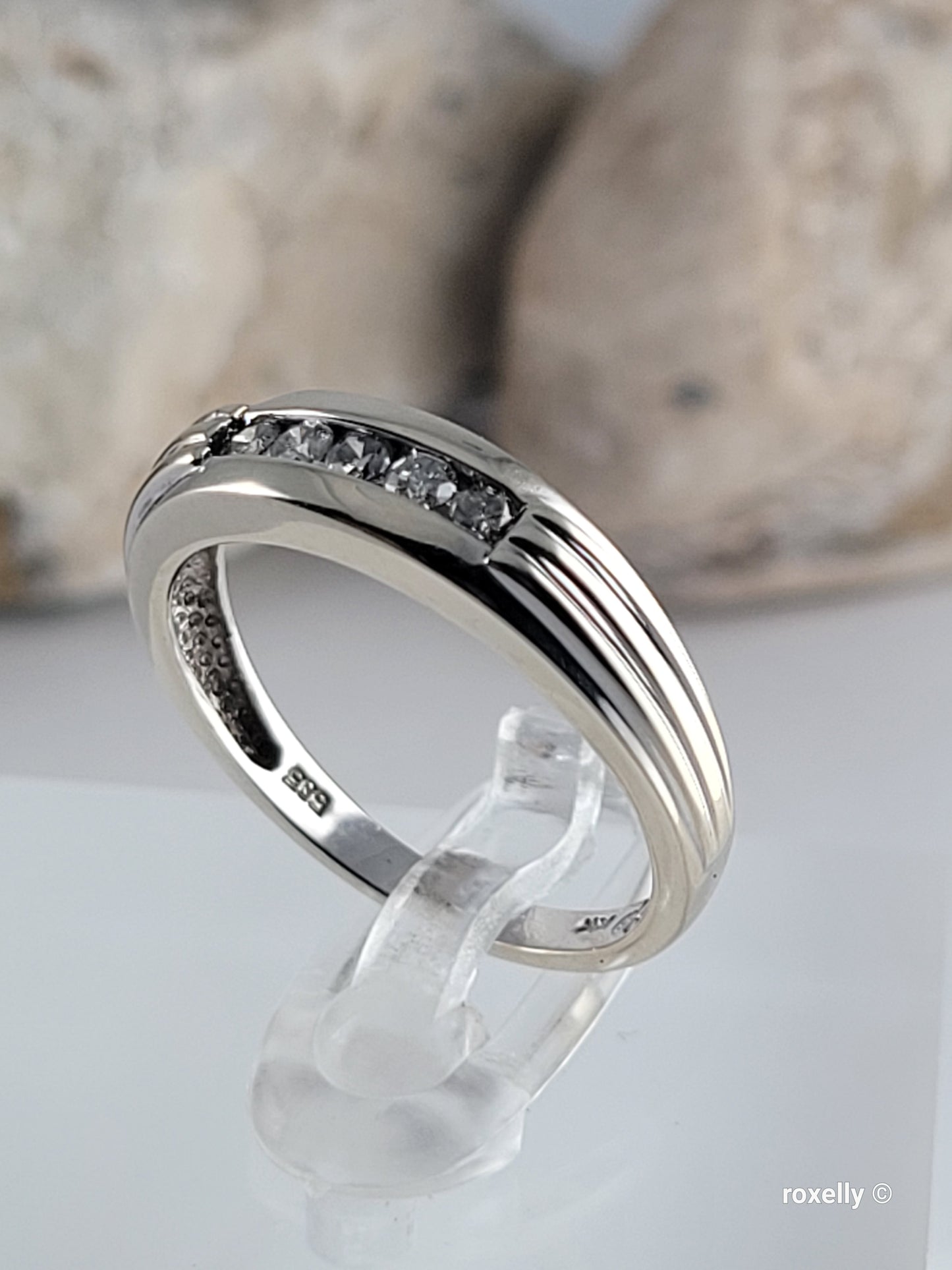 14K White Gold Diamonds Band Ring Size 7 Solid Gold