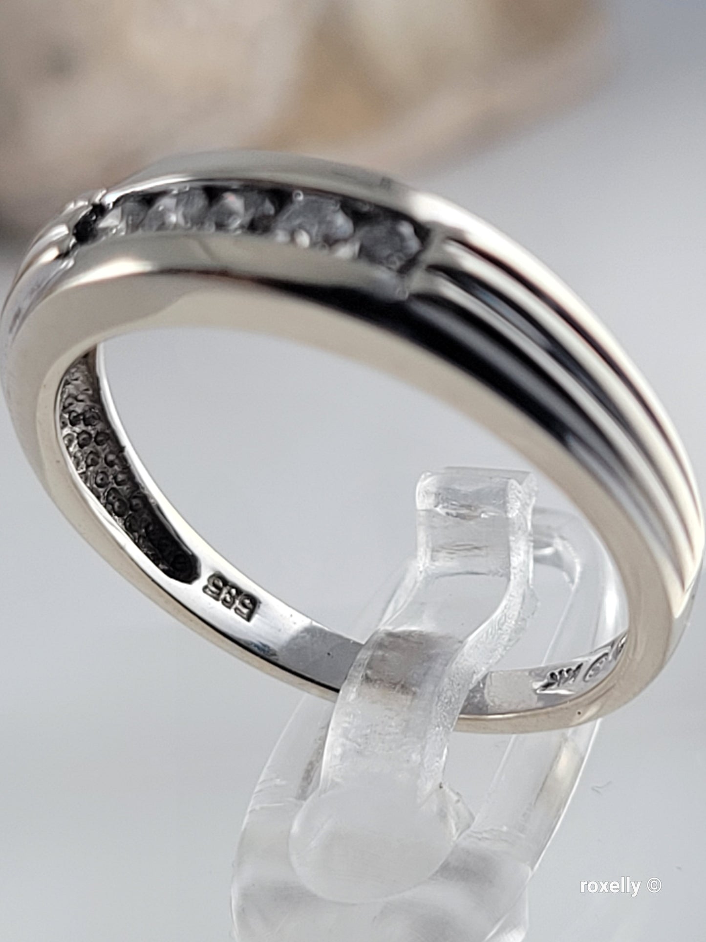 14K White Gold Diamonds Band Ring Size 7 Solid Gold