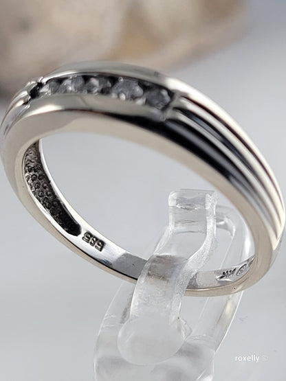 14K White Gold Diamonds Band Ring Size 7 Solid Gold