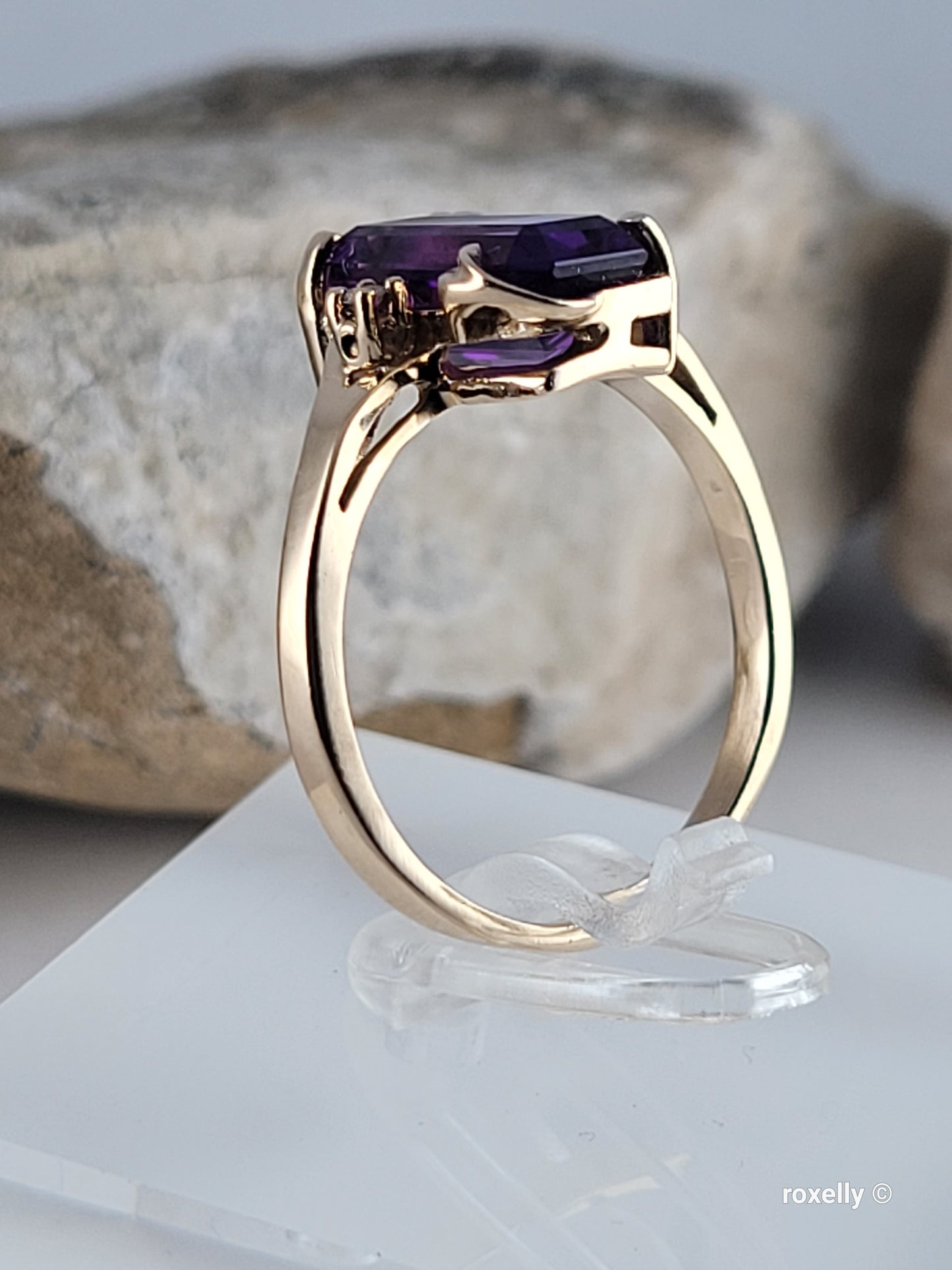 14K Yellow Gold Amethyst and Diamonds Ring Size 8 Solid Gold