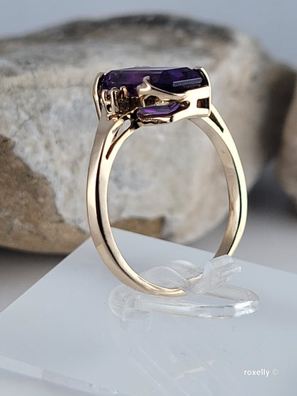 14K Yellow Gold Amethyst and Diamonds Ring Size 8 Solid Gold