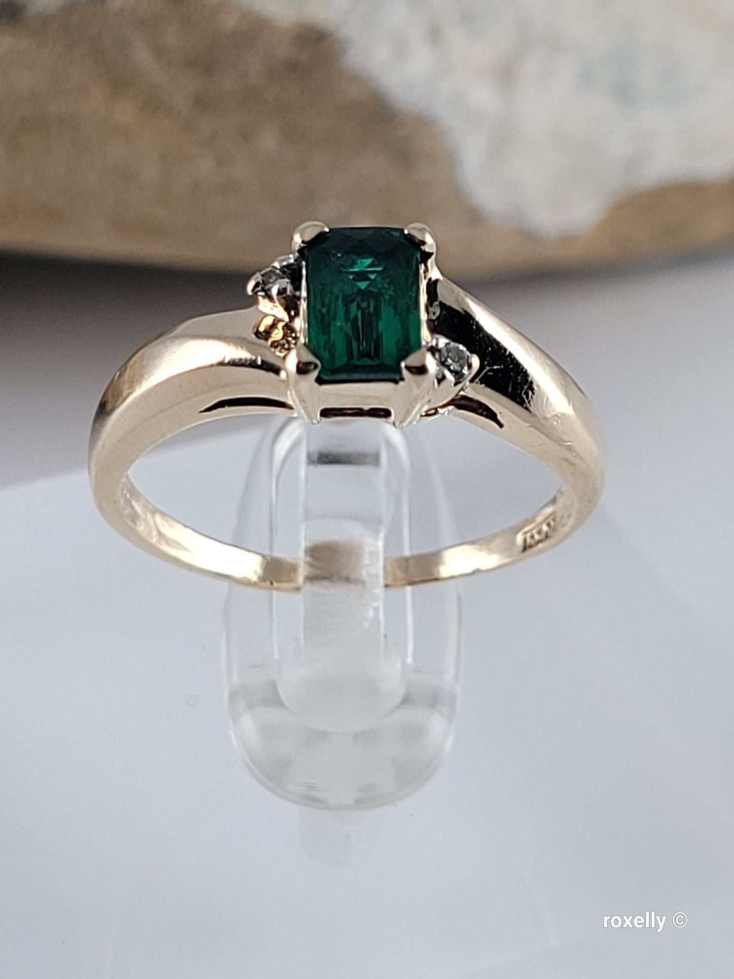 10K Yellow Gold Emerald and Diamonds Ring Size 6.5 Solid Gold