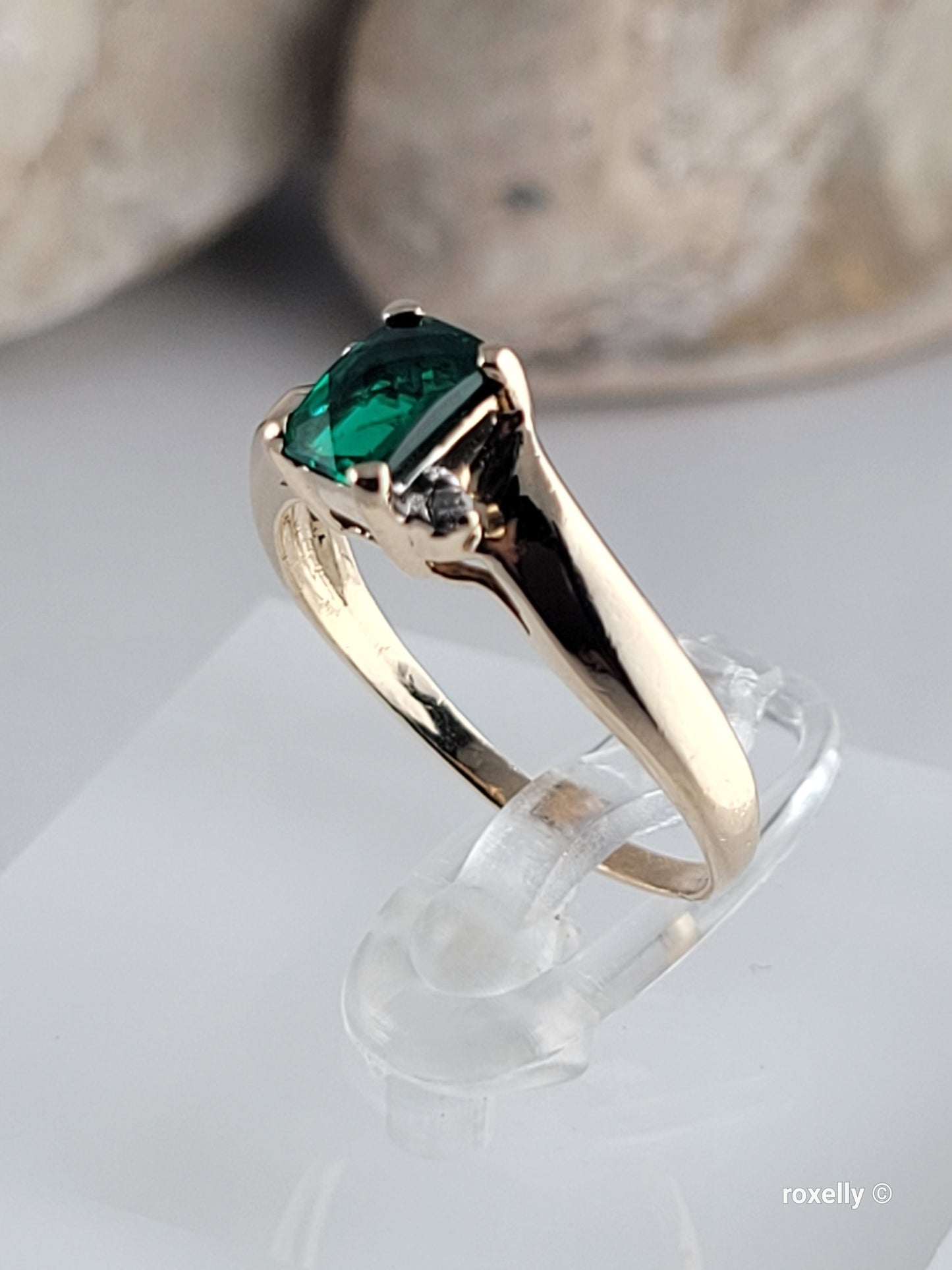 10K Yellow Gold Emerald and Diamonds Ring Size 6.5 Solid Gold