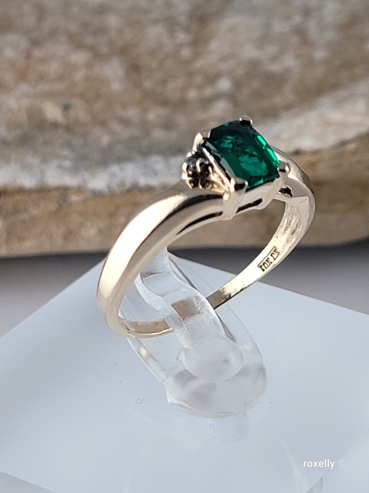 10K Yellow Gold Emerald and Diamonds Ring Size 6.5 Solid Gold