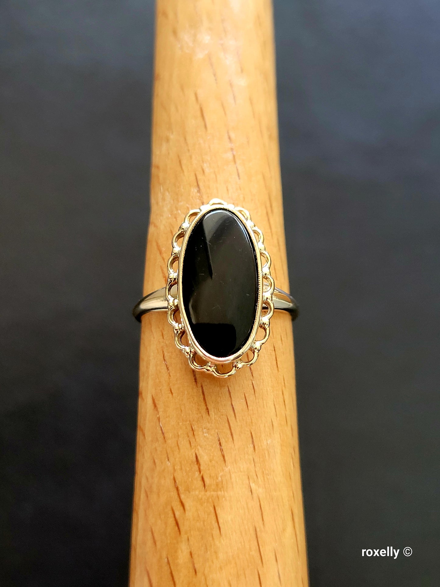 10K Yellow Gold Onyx Cocktail Design Ring Size 6.25 Solid Gold