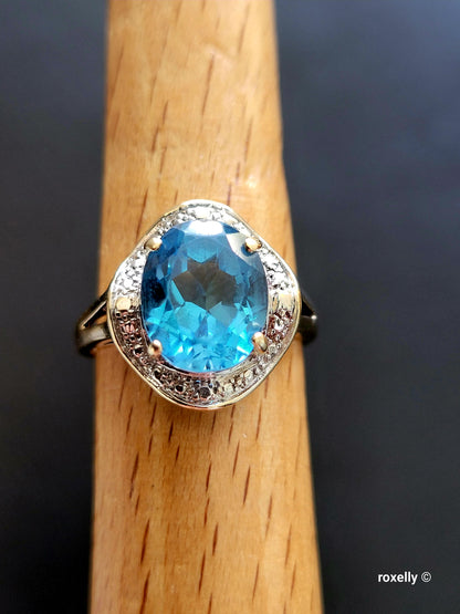 ❤️10K Yellow and White Gold Blue Topaz Ring Size 7 Solid Gold