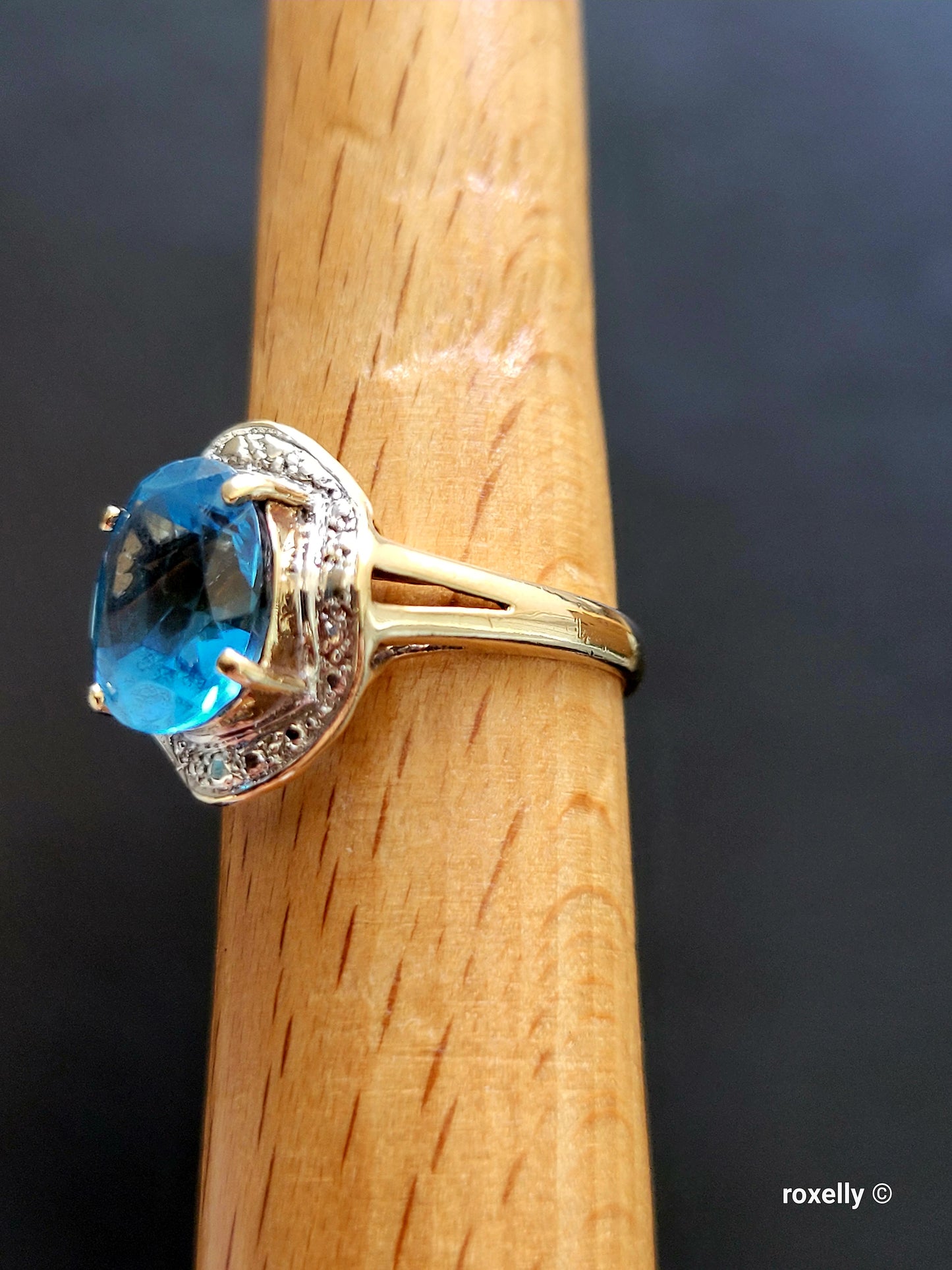 ❤️10K Yellow and White Gold Blue Topaz Ring Size 7 Solid Gold