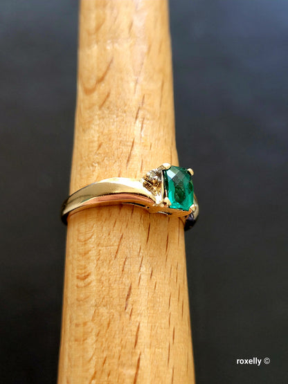 10K Yellow Gold Emerald and Diamonds Ring Size 6.5 Solid Gold