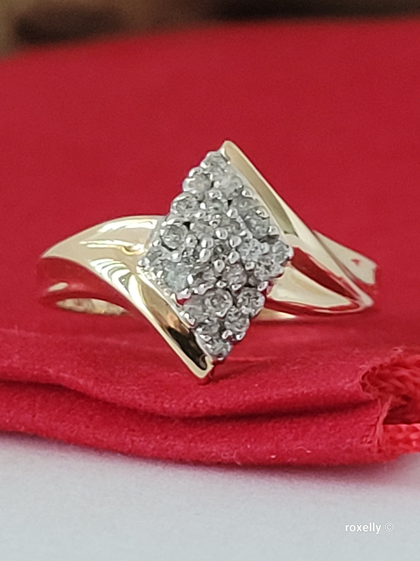 10K Yellow Gold Genuine Diamonds Cluster Ring Size 6 Solid Gold