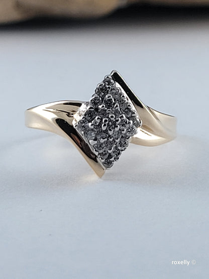 10K Yellow Gold Genuine Diamonds Cluster Ring Size 6 Solid Gold