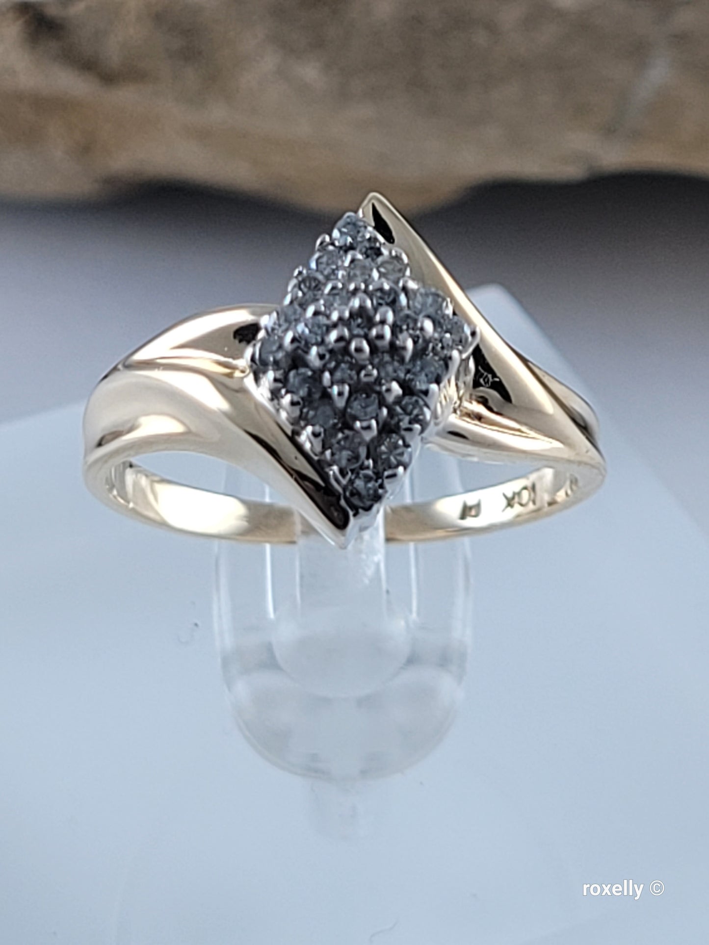 10K Yellow Gold Genuine Diamonds Cluster Ring Size 6 Solid Gold