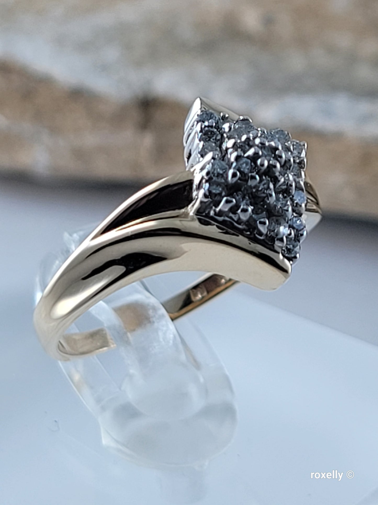 10K Yellow Gold Genuine Diamonds Cluster Ring Size 6 Solid Gold