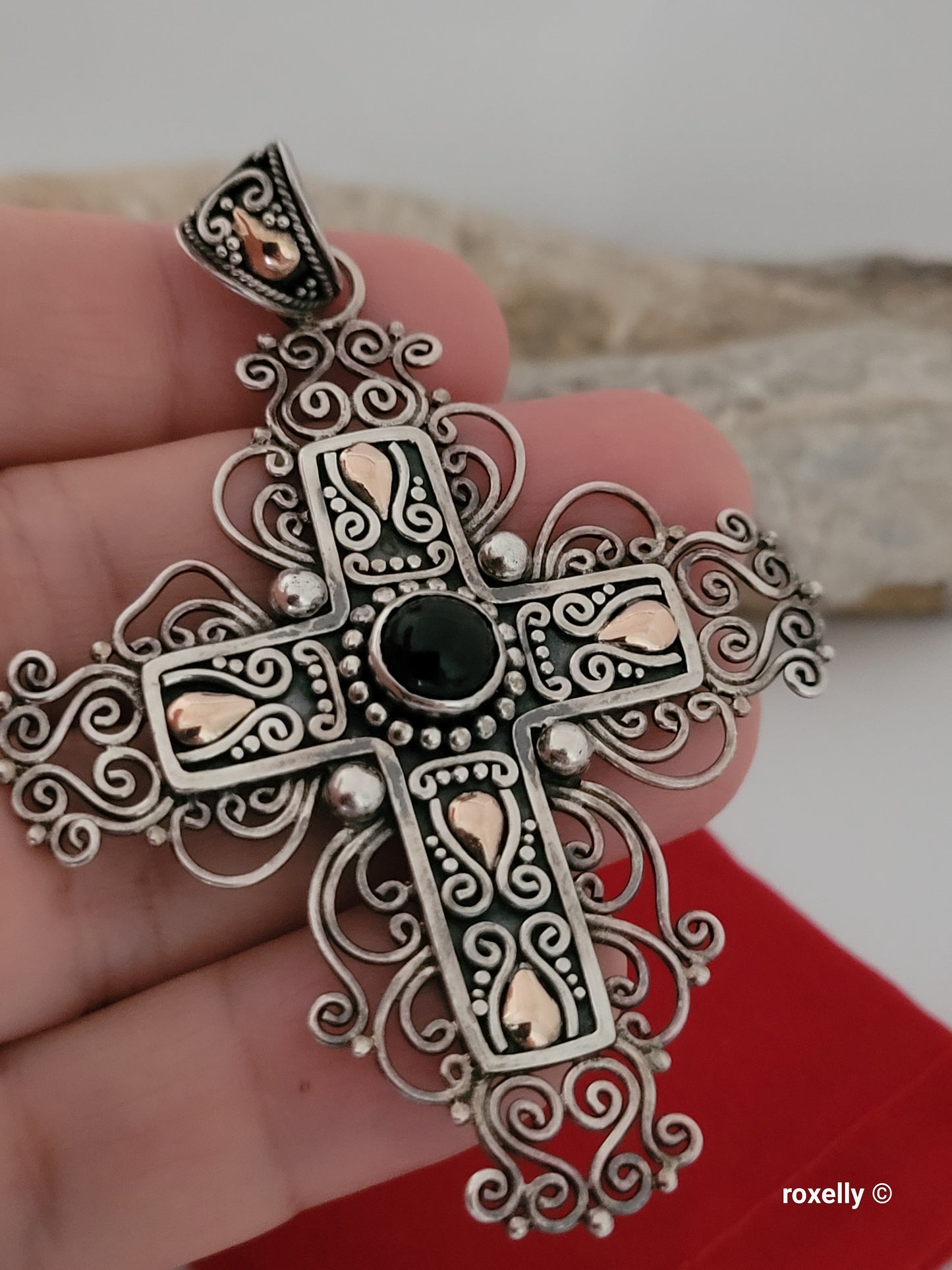 Vintage 925 Sterling Silver and 18K Yellow Gold Black Onyx Filigree Cross Pendant