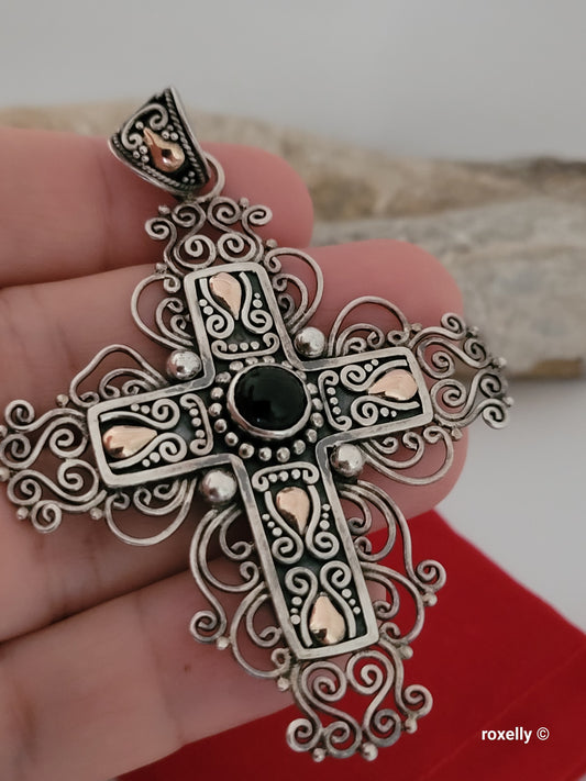 Vintage 925 Sterling Silver and 18K Yellow Gold Black Onyx Filigree Cross Pendant