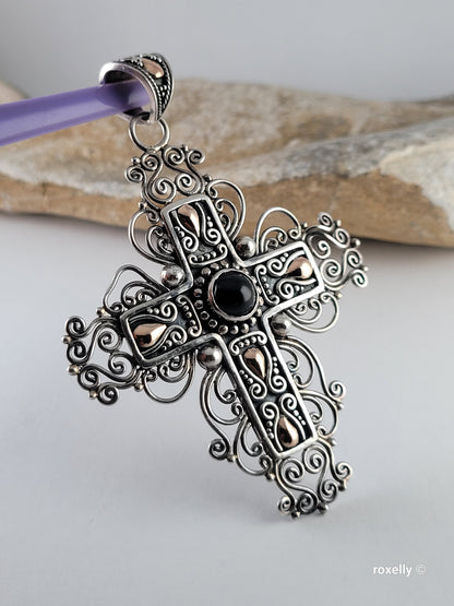 Vintage 925 Sterling Silver and 18K Yellow Gold Black Onyx Filigree Cross Pendant
